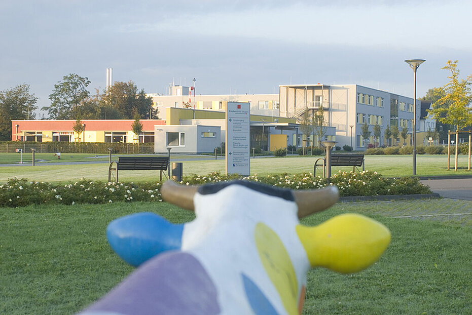 Eine bunte Kuh – Skulptur