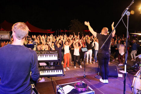Beim Sommerfest wird gemeinsam gefeiert
