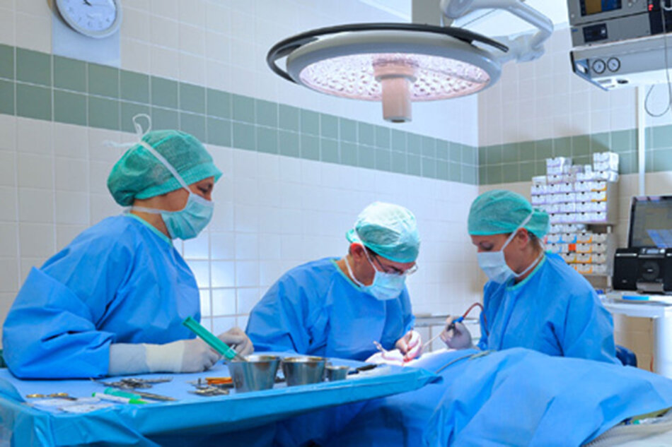 Eine Gaumenspalte beim Kind wird operiert