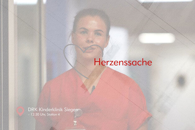 Eine Pflegefachkraft erklärt die Arbeit mit Kindern und Jugendlichen, die unter chronischen und neurologischen Krankheiten leiden